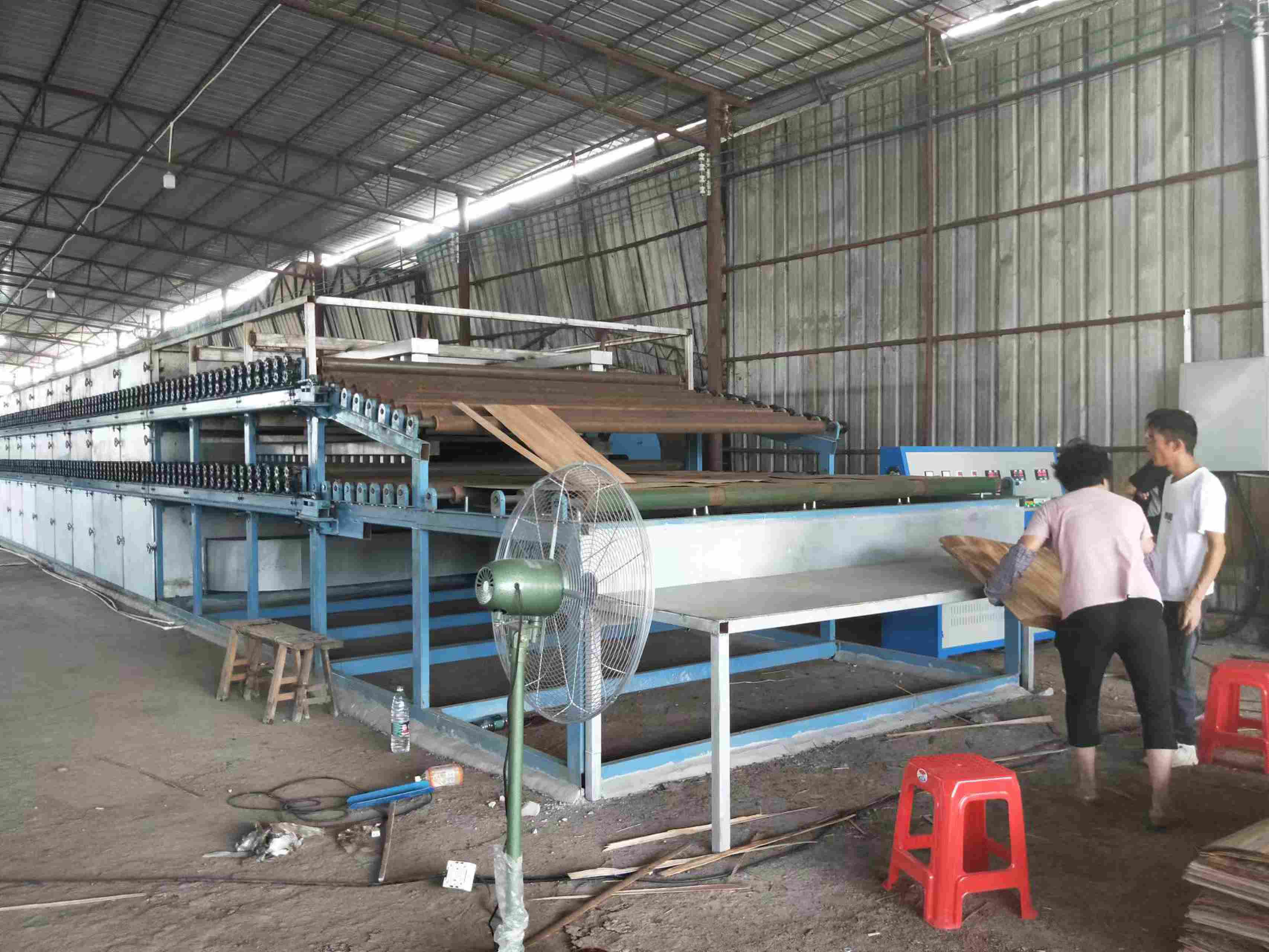 Secador de chapa de madera de 2 pisos.jpg