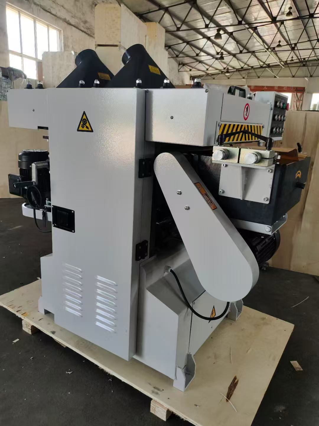 cepilladora de madera de cuatro lados